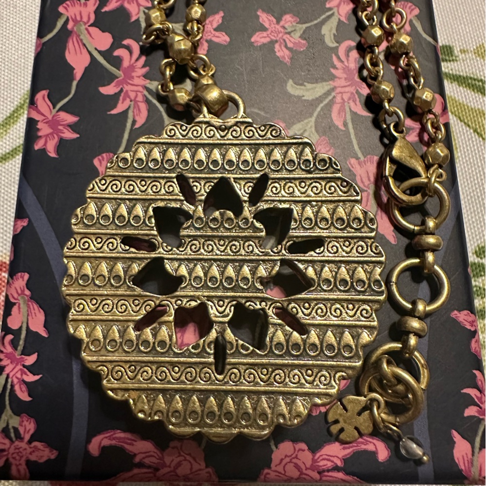 LUCKY BRAND GOLD TONE LONG PENDANT NECKLACE - Picture 6 of 7